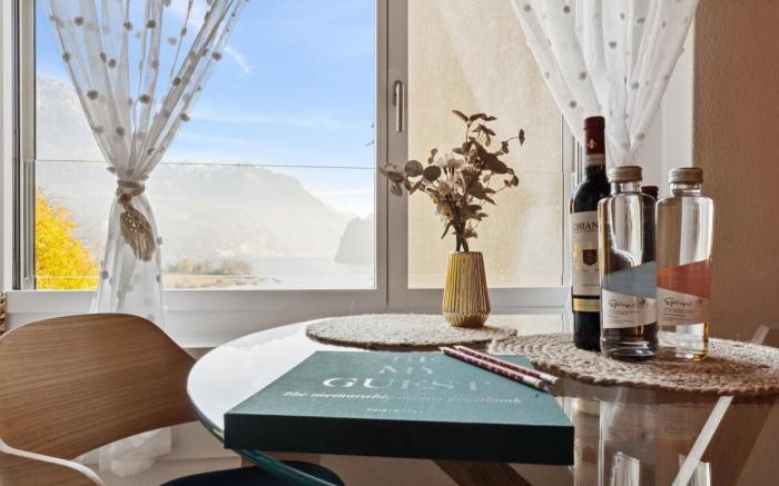 Lake View Studio | By the lake – Mountain view