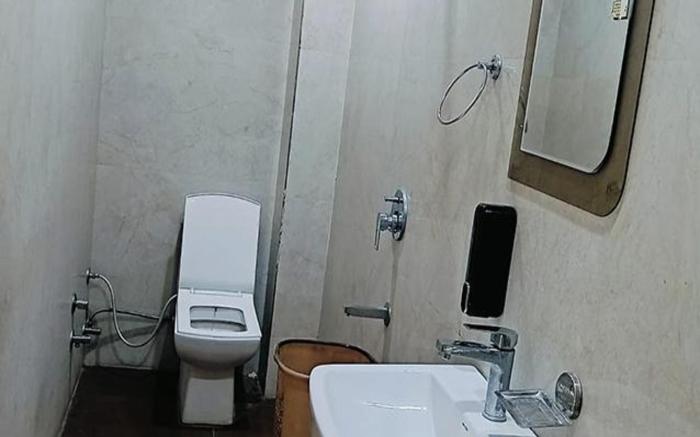 FabHotel Radha Madhav