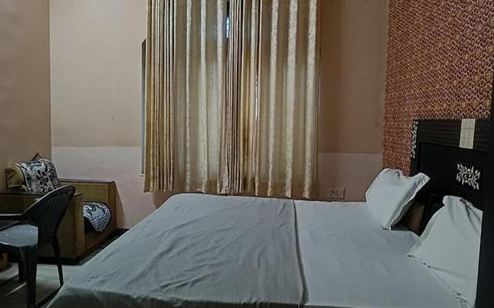 FabHotel Pink Haveli