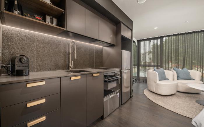 Cosy Braddon Studio with BBQ Area