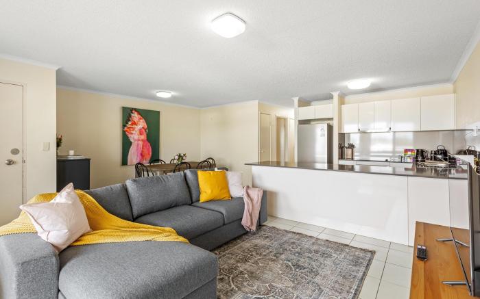 Albion Convenient Hideaway with Parking & Balcony