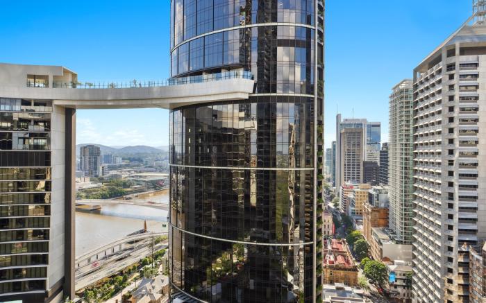 Brisbane 1BR with Pool, Spa, Sauna and Balcony