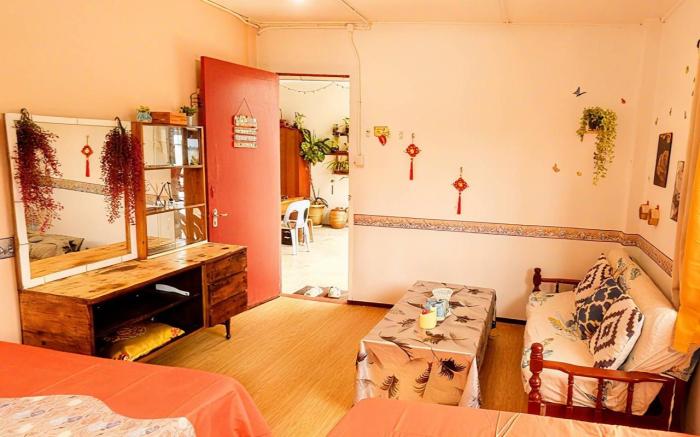 a玖月舒苑双床房2-4人间室外独立卫生间空调沙发大花园6417