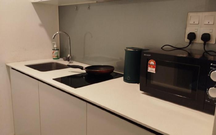 Lovely Queen Studio by ComfyAsia