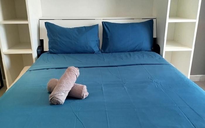 Deluxe Queen Studio with Balcony by ComfyAsia