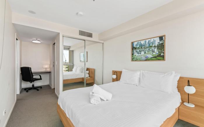 Kangaroo Point 2-Bed Flat with Gym & Pool