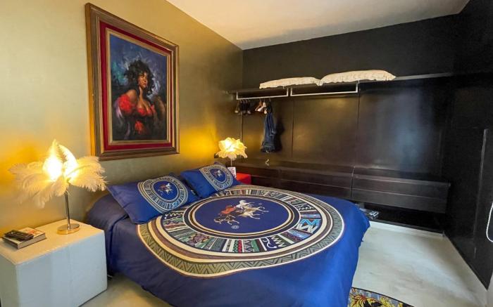 Vip garden jacuzzi seaview in  hearth of downtown