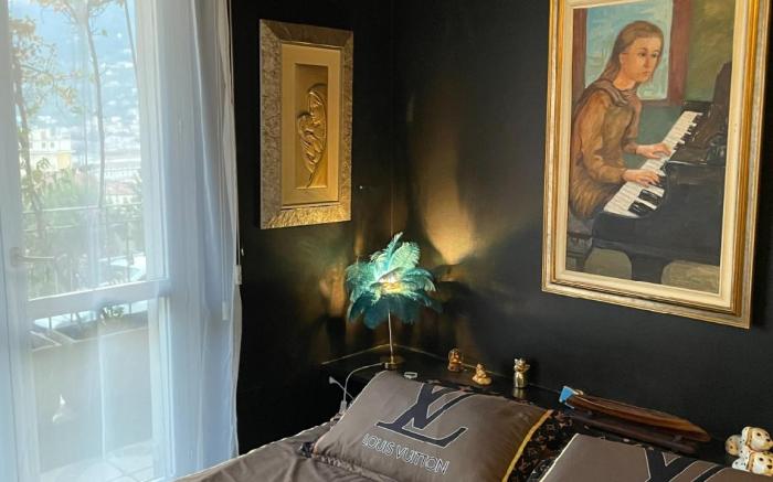 Vip garden jacuzzi seaview in  hearth of downtown