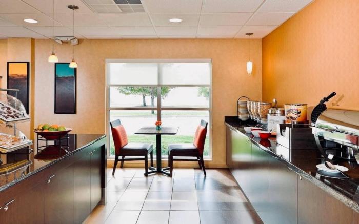 MainStay Suites Appleton Airport - Fox River Mall Area