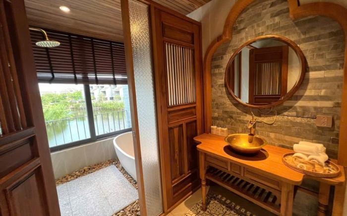 Hometown Ruby Signature Villa - Casamia Hoi An