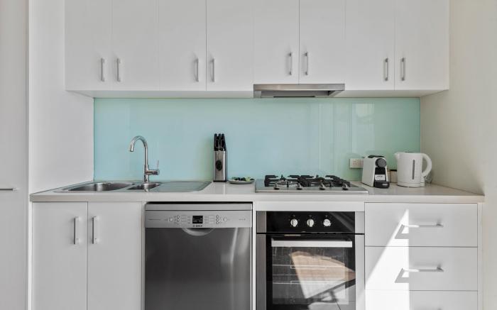 Stylish North Melbourne Stay, Minutes to CBD