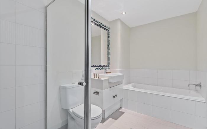 Stylish North Melbourne Stay, Minutes to CBD