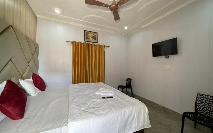 Shri Shyam Cafe & Hotel