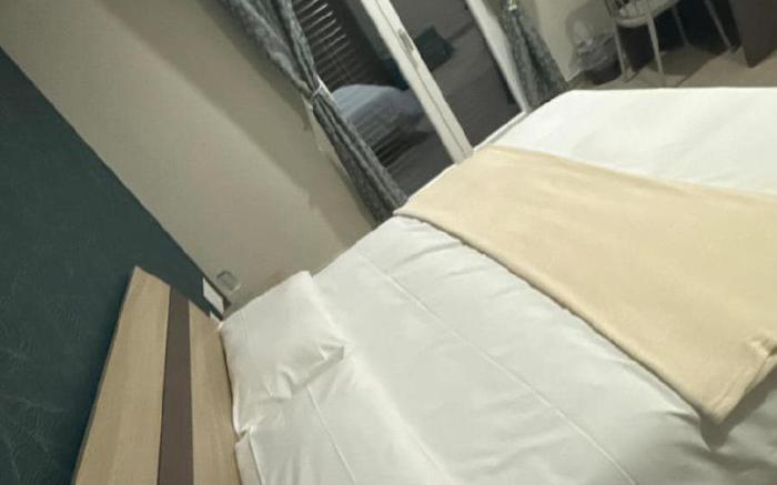 Coast to Coast Pool, Stanza positano