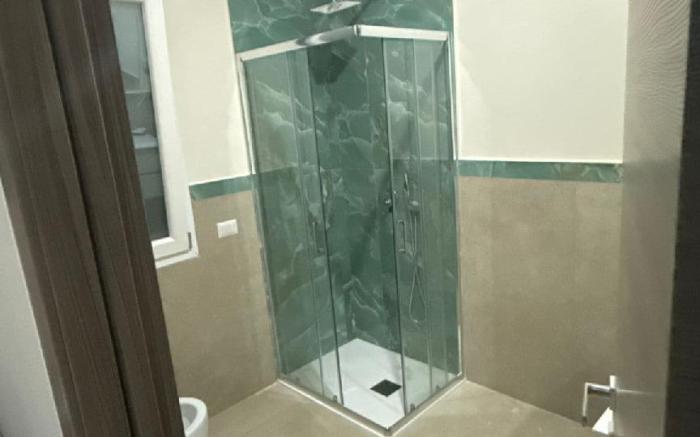 Coast to Coast Pool, Stanza positano