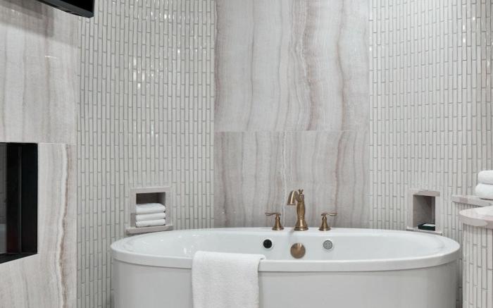 Renaissance Shoals Resort & Spa