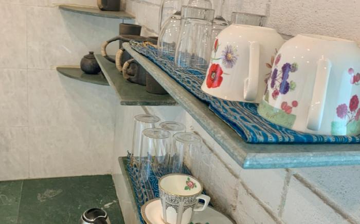 Open Terrace Retreat – Artistic Haven