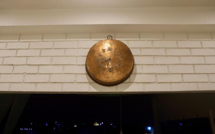 Open Terrace Retreat – Artistic Haven