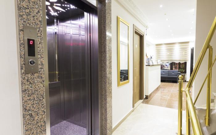 Zendy Suite Hotel