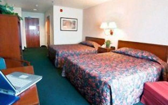 Best Western Plus Villa Del Lago Inn Patterson