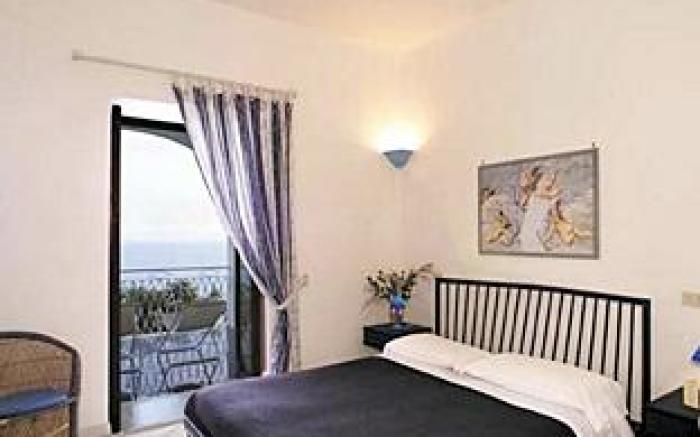 Hotel Holiday