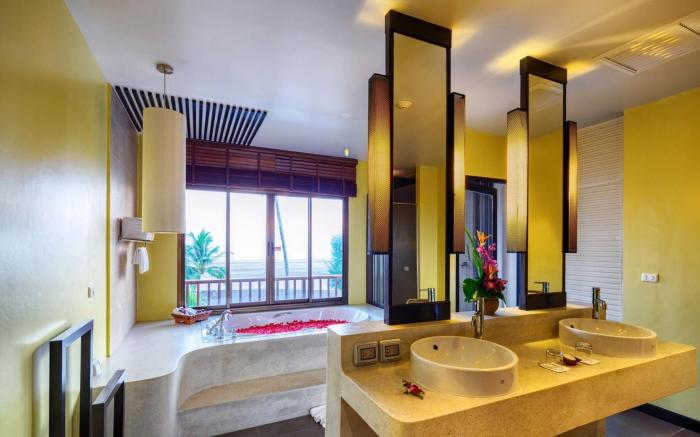 Apsara Beachfront Resort & Villa
