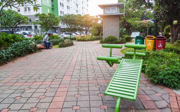 Comfy and Clean 2BR Green Pramuka Apt By Travelio
