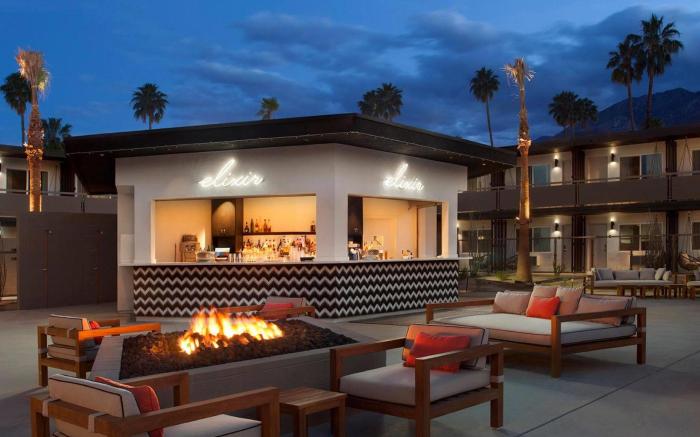 V Capri Palm Springs, a Dolce by Wyndham