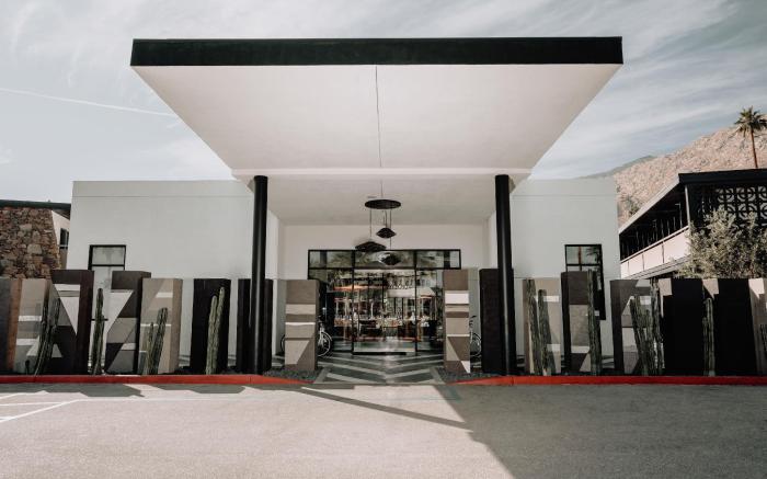 V Capri Palm Springs, a Dolce by Wyndham