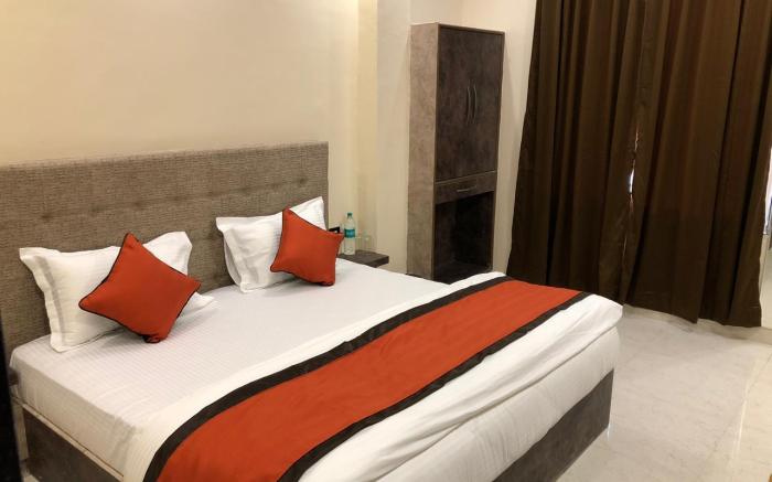 Hotel Frontier Royal