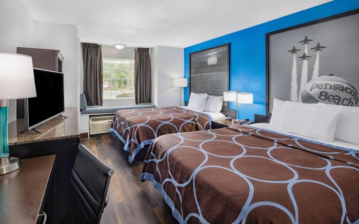 Super 8 by Wyndham Pensacola