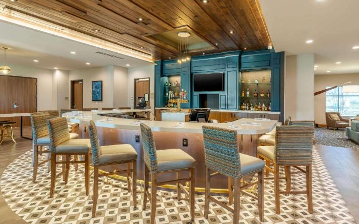 Cambria Hotel Davenport Quad Cities