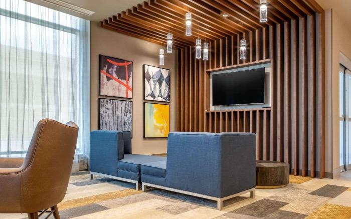 Cambria Hotel Milwaukee Downtown