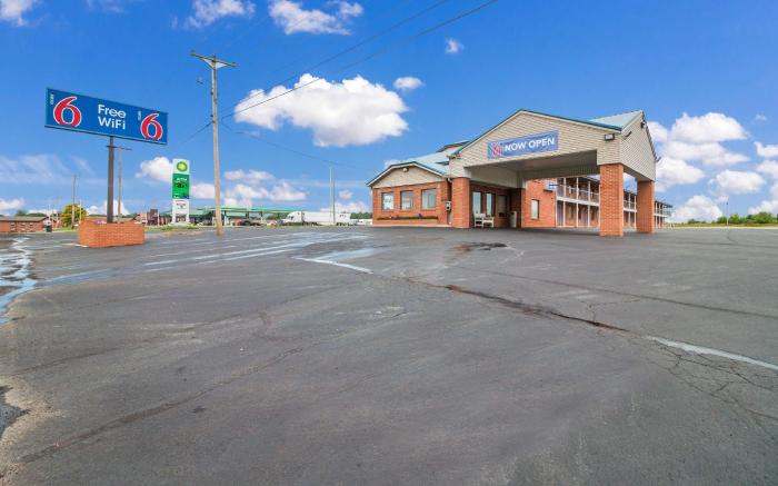 Motel 6 Metropolis, IL