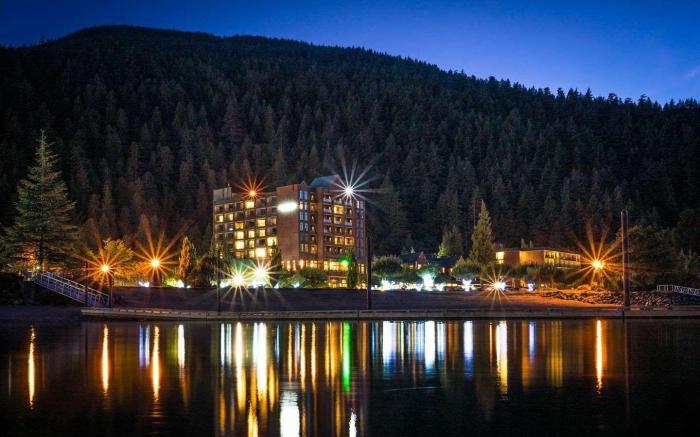 Harrison Hot Springs Resort & Spa
