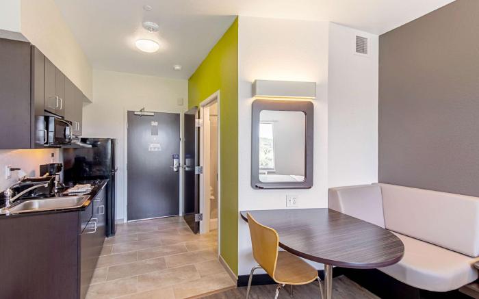 Studio 6  Austin, TX - Airport