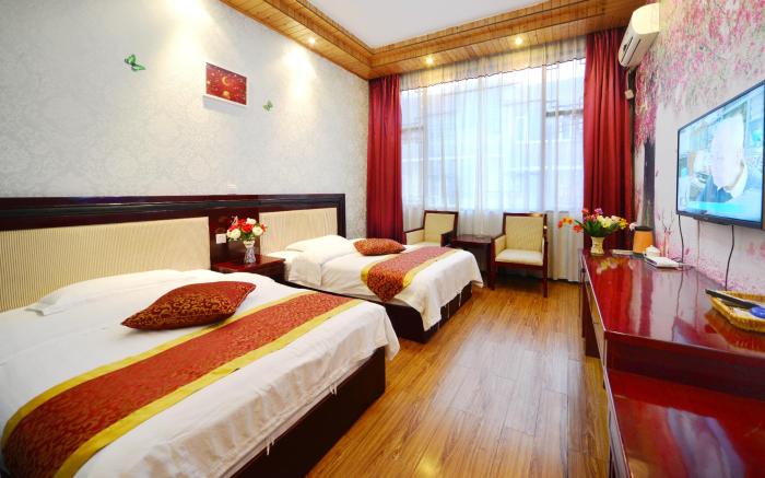 Mount Emei Moon Bay Hotel