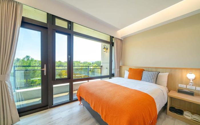 山景浴缸四人房