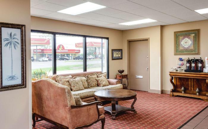 Motel 6 Cleveland, MS – Delta State University
