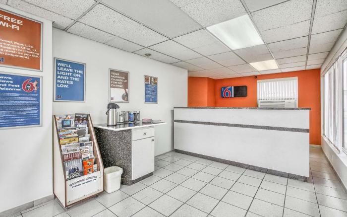 Motel 6 Windsor, ON