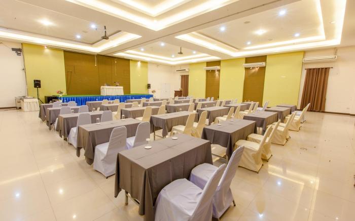 Varee Valley Resort and Restaurant