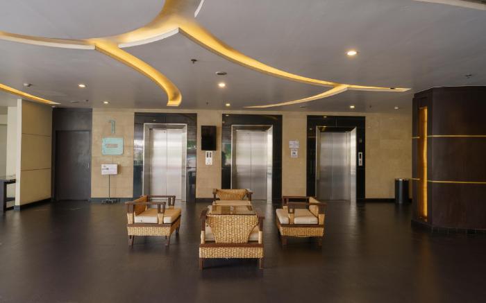Jolly Suites and Spa Petchkasem