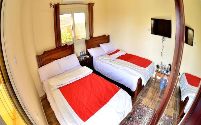 Royal Pyramids inn