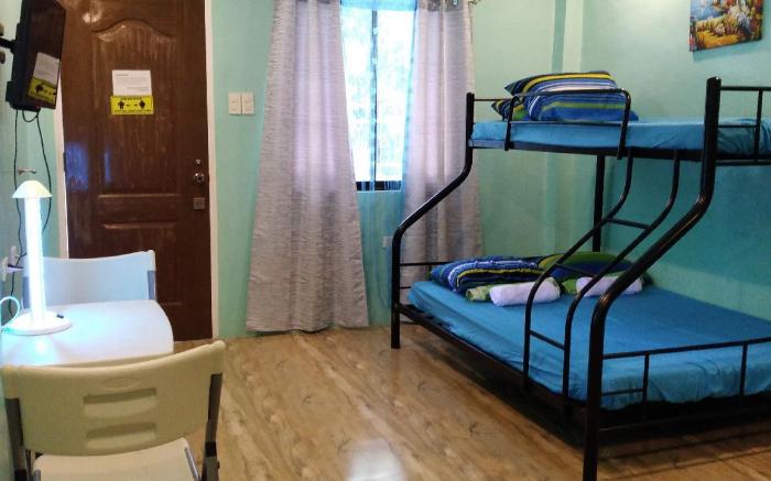 Azulea Family Deluxe 2 * own CR, hot shower,AC, TV