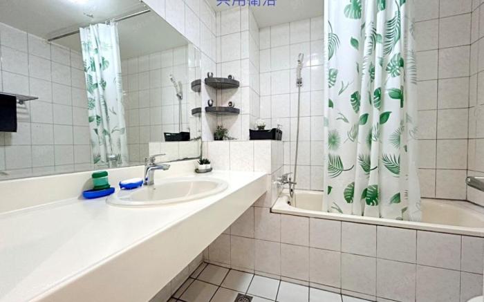 桃園藝文特區女性單人雅房,可炊,樓下有超市及早餐店