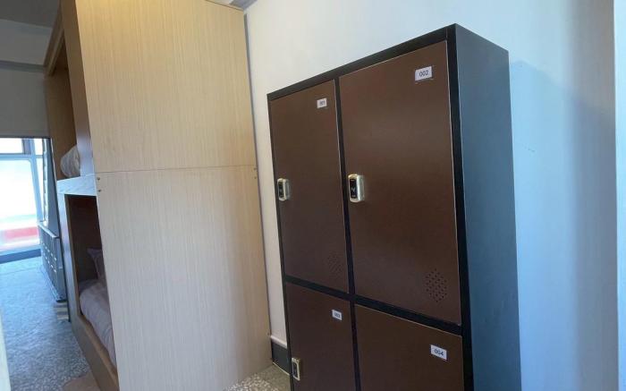 平方米1臥室 (東區) - 有5間私人浴室