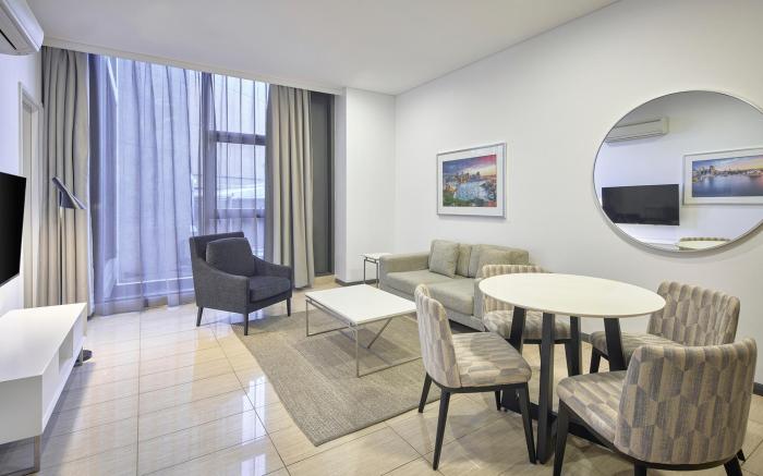 Meriton Suites Campbell Street