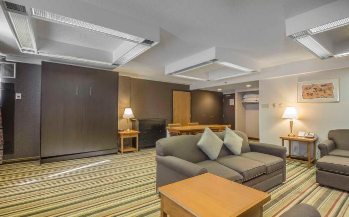 DoubleTree by Hilton Calgary North