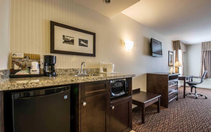Comfort Inn & Suites