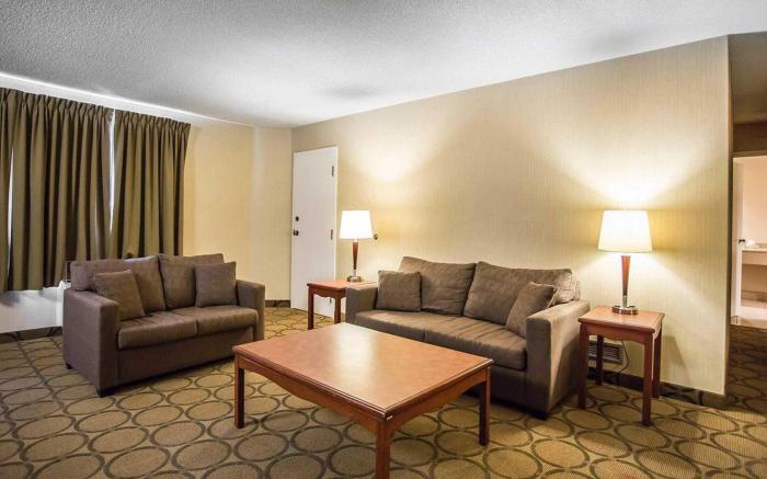 Comfort Inn West